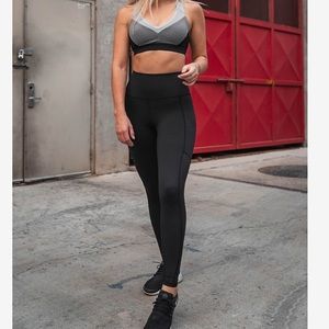 Love Her slimming onyx 7/8 leggings